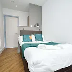 Modern & Bright 2 Bed Flat In Central Manchester