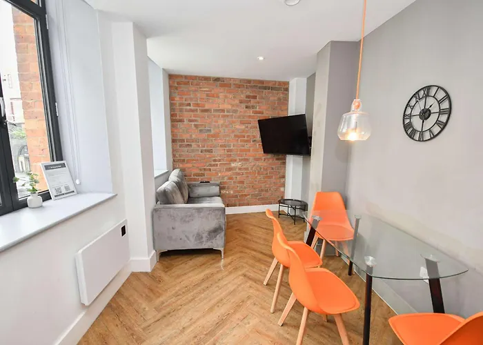 Modern & Bright 2 Bed Flat In Central Manchester