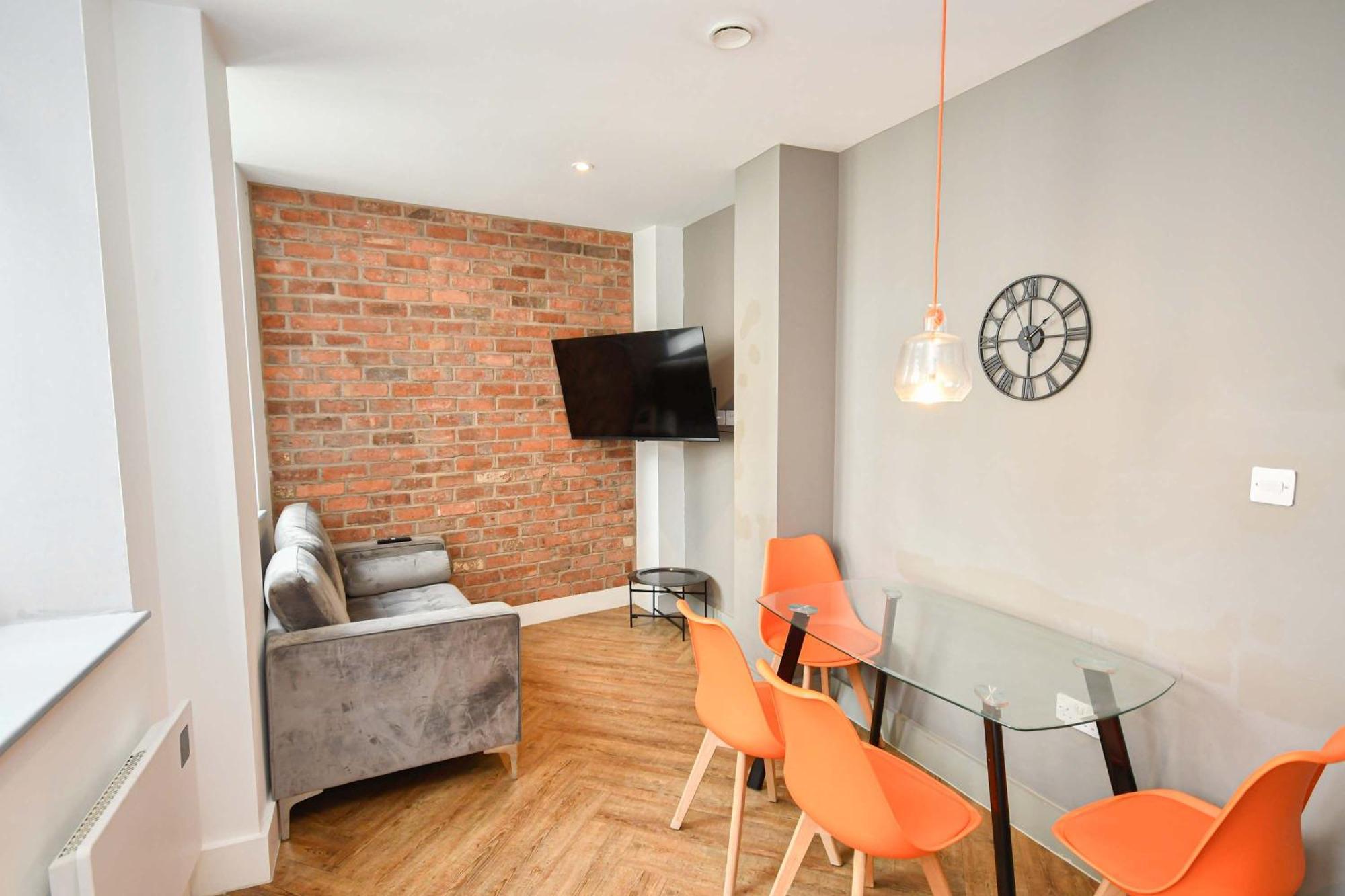 Modern & Bright 2 Bed Flat In * Manchester