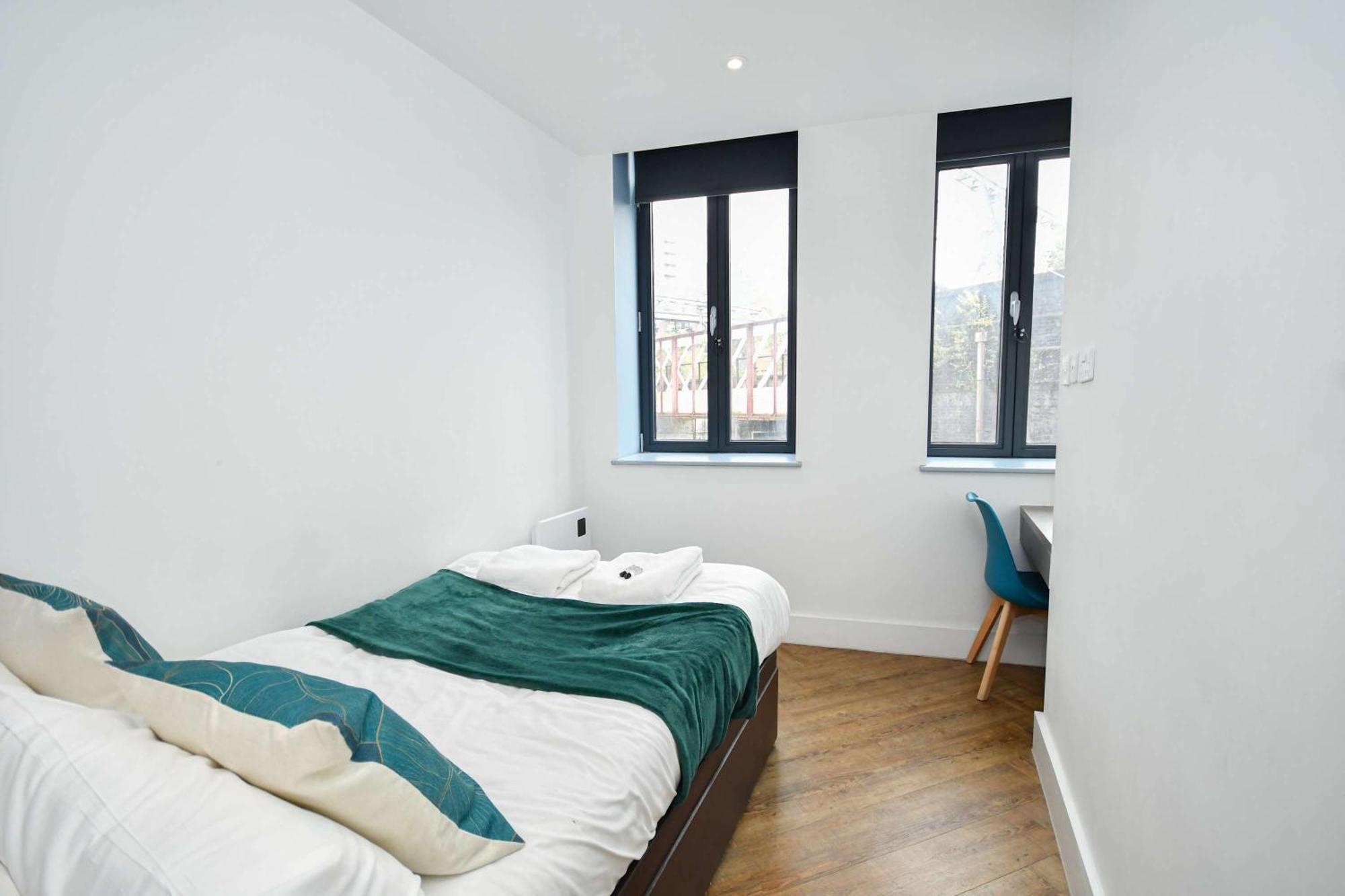 Apartment Modern & Bright 2 Bed Flat In *
